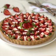 Çilekli Peynir Kremalı Tart